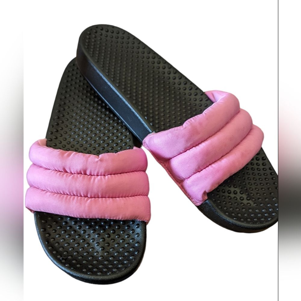New! Victoria's Secret PINK Puffer Slides